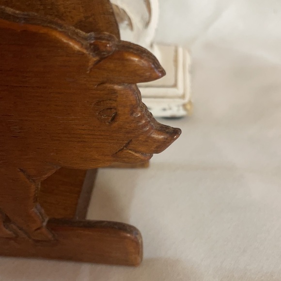 Vintage Wooden Carved Pig Napkin Holder - Picture 7 of 9
